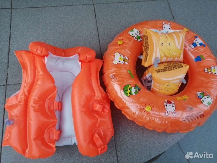 Надувной круг пончик