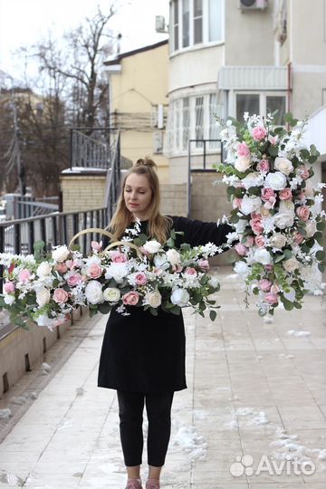 Цветочный декор для свадебной машины