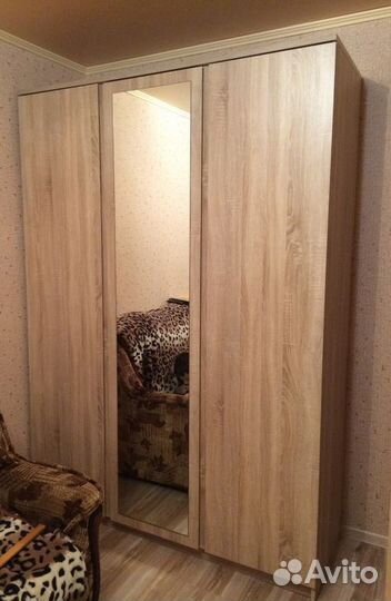 Шкаф 3-х дверный с зеркалом Веста