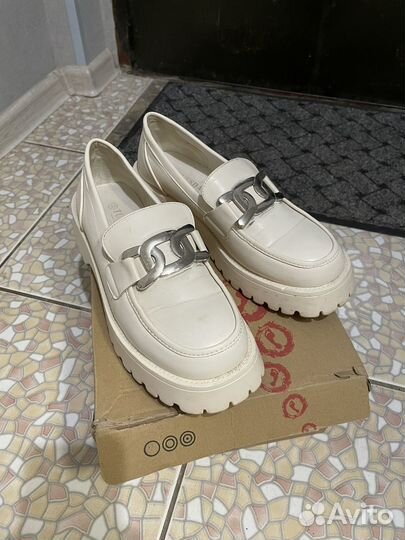 Лоферы женские