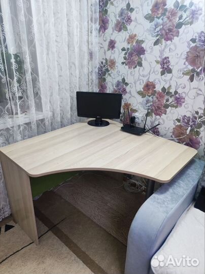 Компьютерный стол