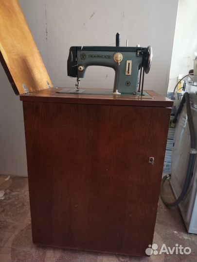 Швейная машина Подольск ножная