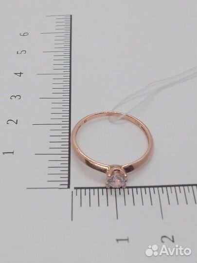 Золотое кольцо с камнем 18,5р