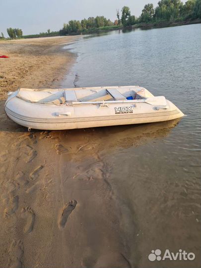 Лодка HDX с мотором