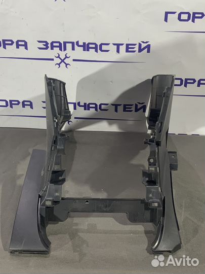 Консоль передняя Mitsubishi Lancer 10 2007