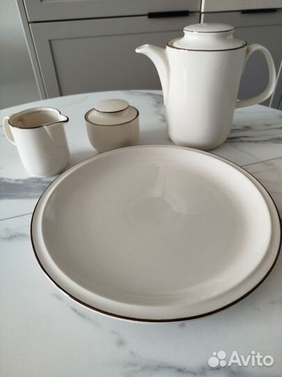 Набор чайник и сахарница, молочник