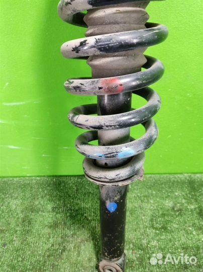 Стойка амортизатора передняя правая KIA Sorento 1