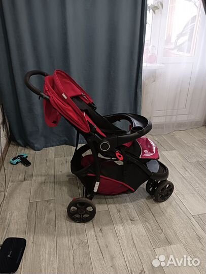 Прогулочная коляска