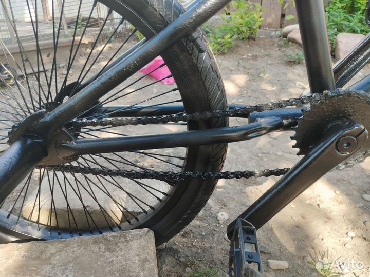 Трюковой велосипед BMX