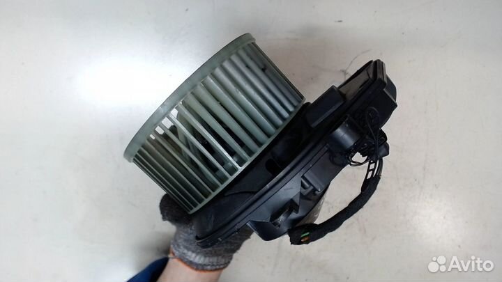 Двигатель отопителя Volkswagen Passat 5