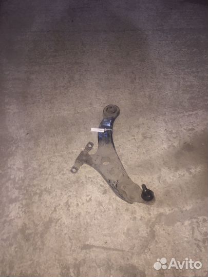 Рычаг левый перед Toyota Camry V-40