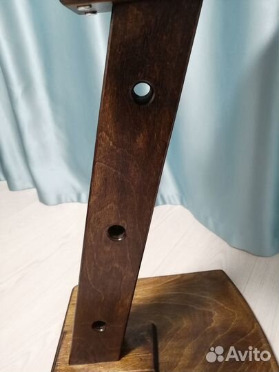 Столик приставной журнальный к дивану из дерева