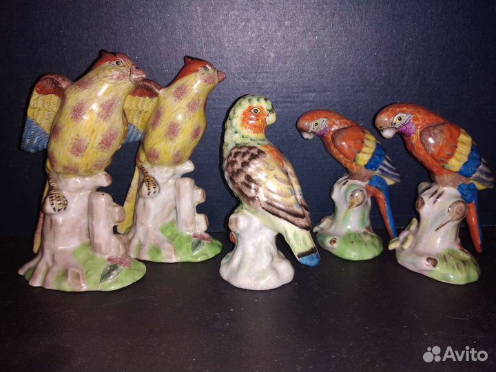 Фарфоровые статуэтки попугаи парные
