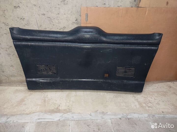 Задняя панель багажника