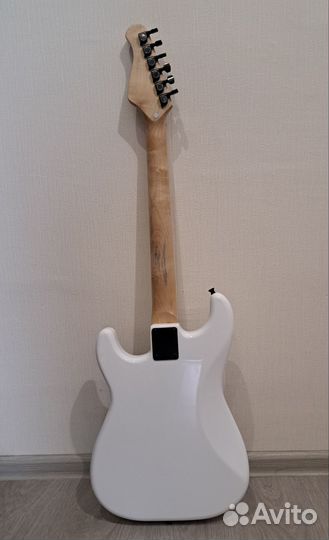 Отличн ая электрогитара. Пересыл