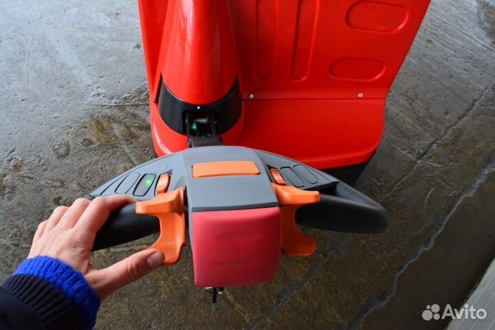 Штабелер новый