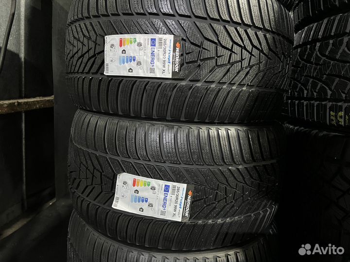 Hankook Winter I'Cept Evo 3 W330 275/35 R19 и 285/30 R20 103V