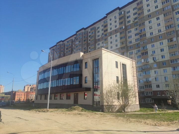Здание 1160 м² (три этажа)