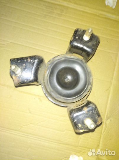 Подушка двигателя передняя Toyota Camry 40