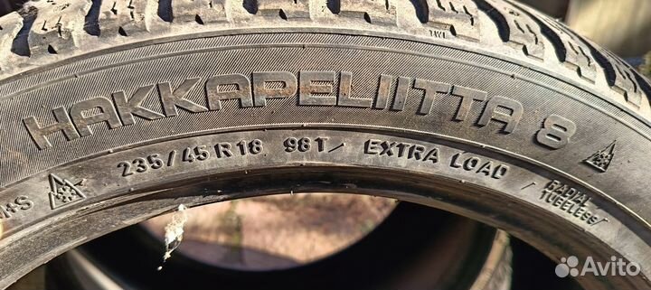 Nokian Tyres Hakkapeliitta 8 235/45 R18 T