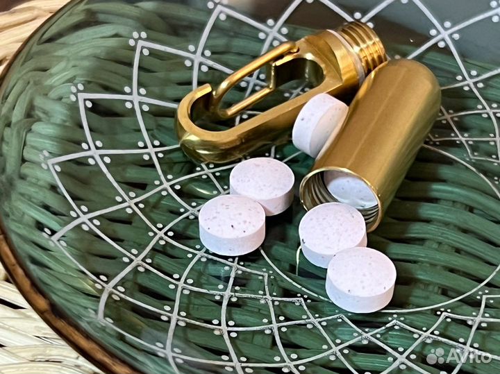 Контейнер с карабином Таблетница Брелок Сахарница