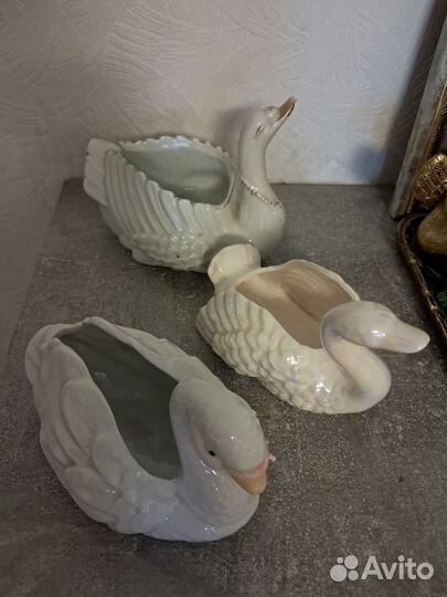 Фарфоровые статуэтки лебеди