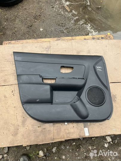 Обшивка двери передняя левая Kia soul 1