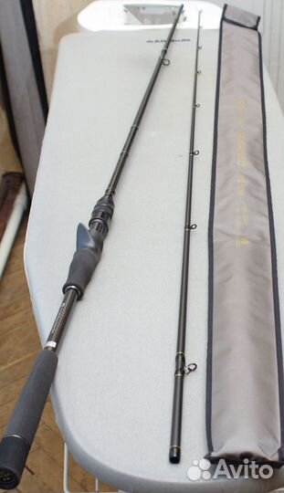 Кастинговое удилище, спиннинг. Много разных