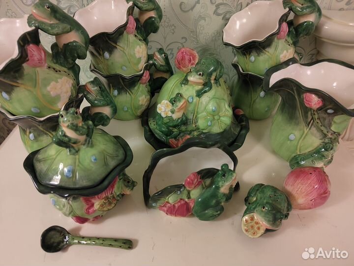 Посуда с лягушками