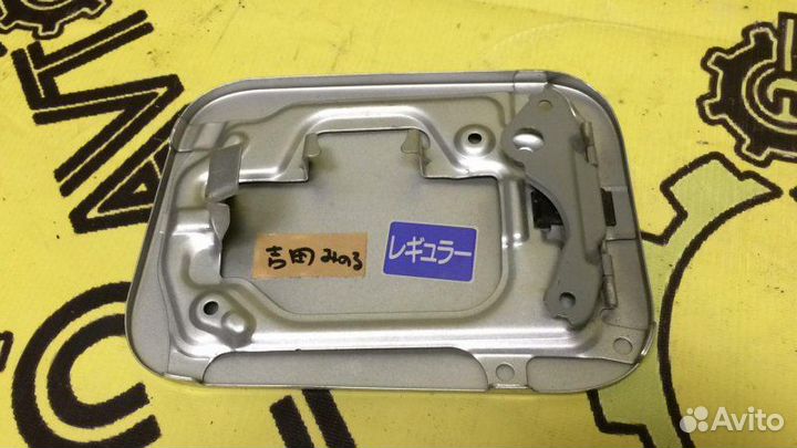 Лючок топливного бака Toyota Noah AZR65 1azfse