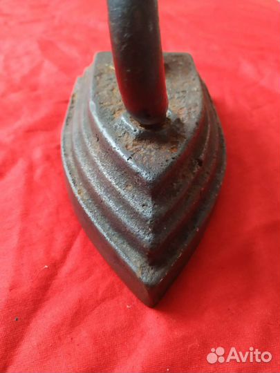 Утюг старинный чугунный
