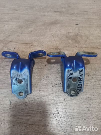 Петля двери левая Kia Sportage 2