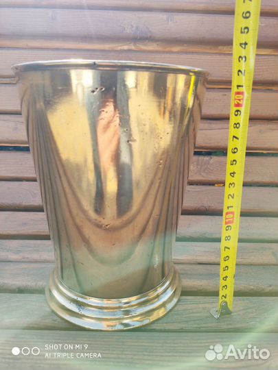 Ваза бронзовая