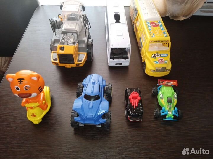 Детские машинки игрушки пакетом трактор,автобус
