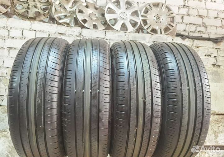 Dunlop Enasave EC300+ 215/60 R17 96H