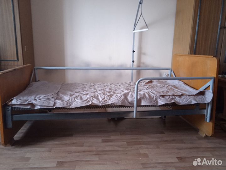 Кровать для лежачих больных бу