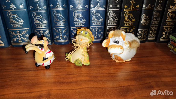 Различные статуэтки фигурки (животные, ангелок)