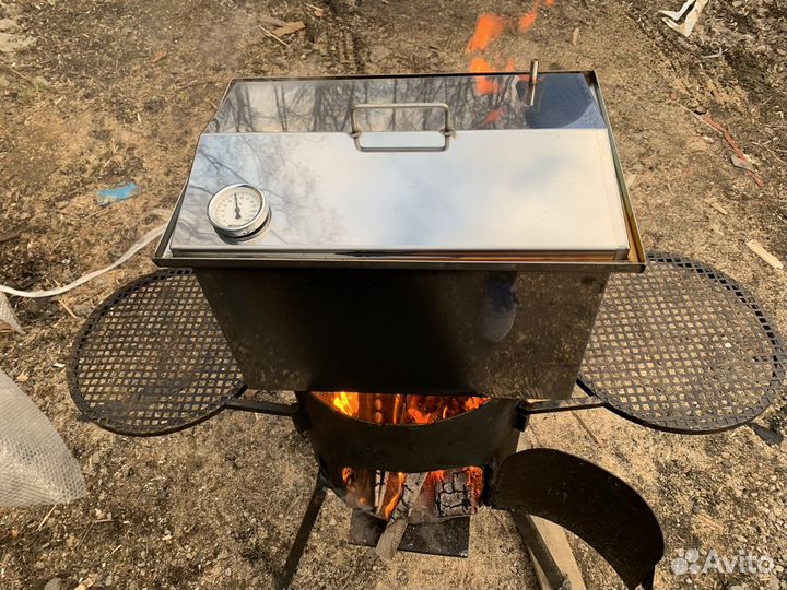 Коптильни разные в подарок