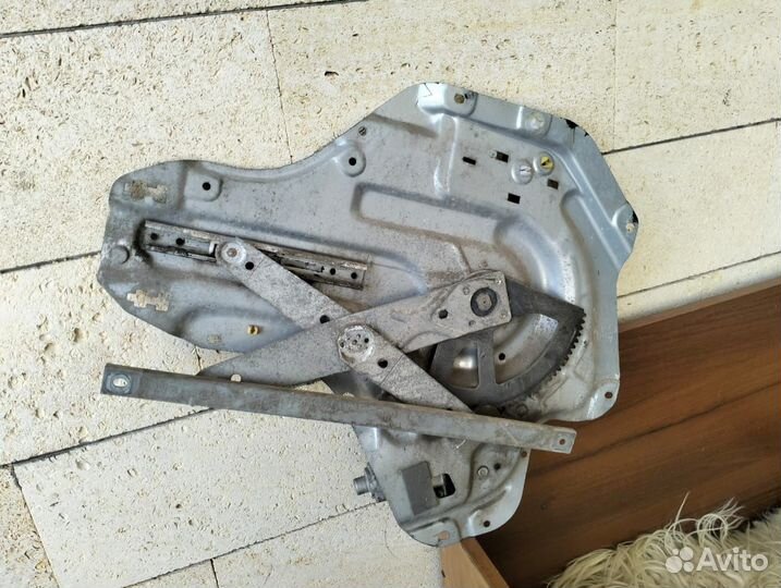 Стекло падьемник на хендай Элантра