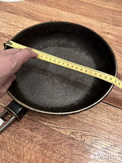 Чугунная сковорода 25 см