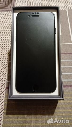 Телефон iPhone 8 64 gb