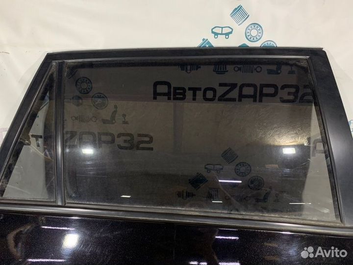 Стекло двери заднее правое Toyota Rav4 ACA33 2azfe