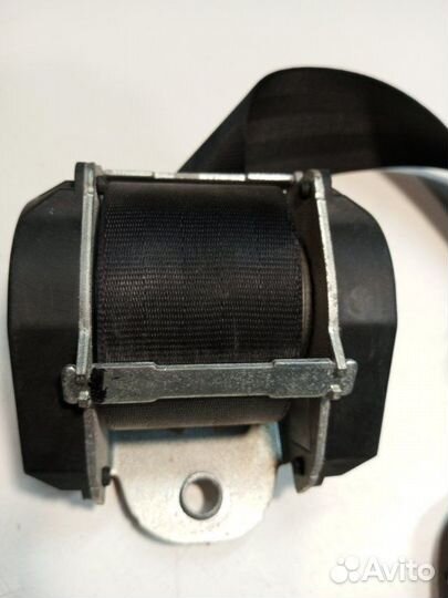 Ремень безопасности задний левый Volkswagen Jetta