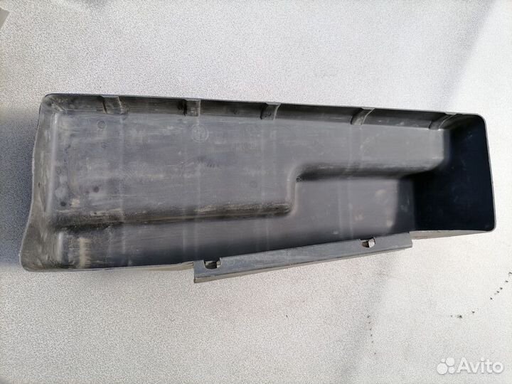 Вещевой отсек Volkswagen Passat (B4)