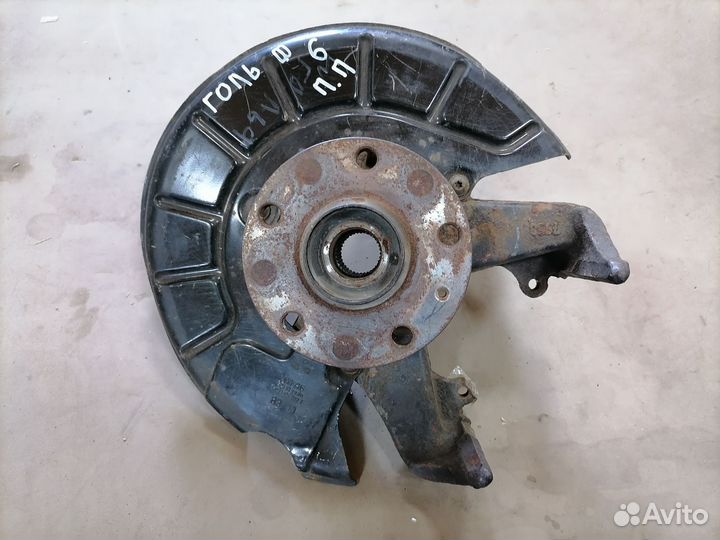 Кулак поворотный передний правый для VW Golf VI