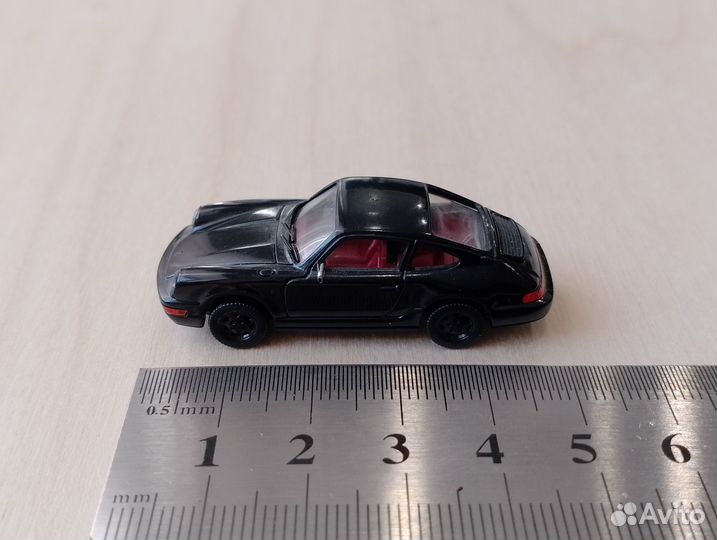 Porsche 911 Carrera Coupe 4