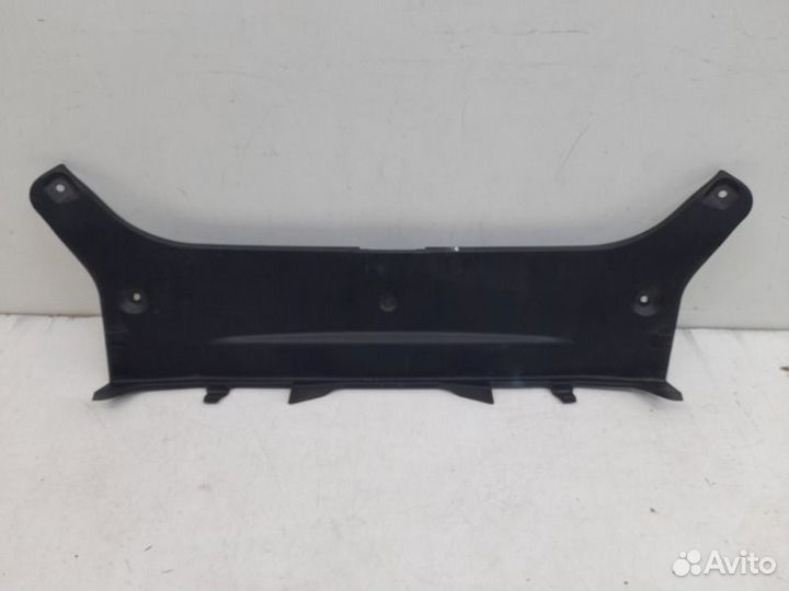 Накладка замка багажника Toyota Camry 55 2014-2018