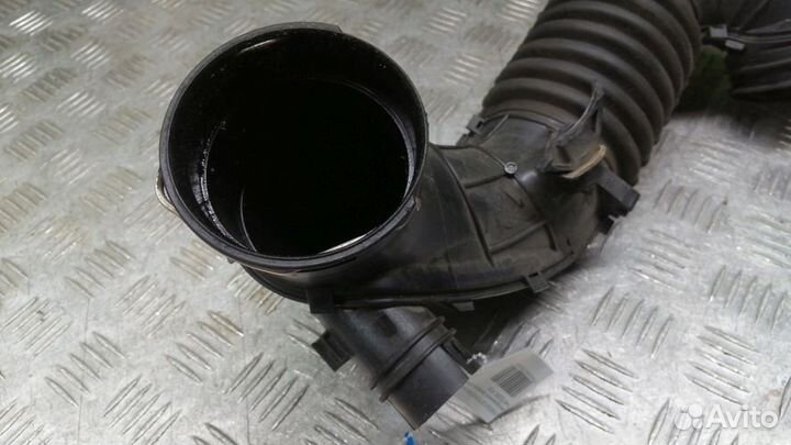 Патрубок воздушного фильтра Bmw 1-Series