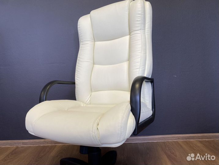 Компьютерное кресло. Гарантия 1 год