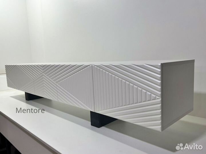 Тумба тв Bravo на опорах (1800х400х300 мм)